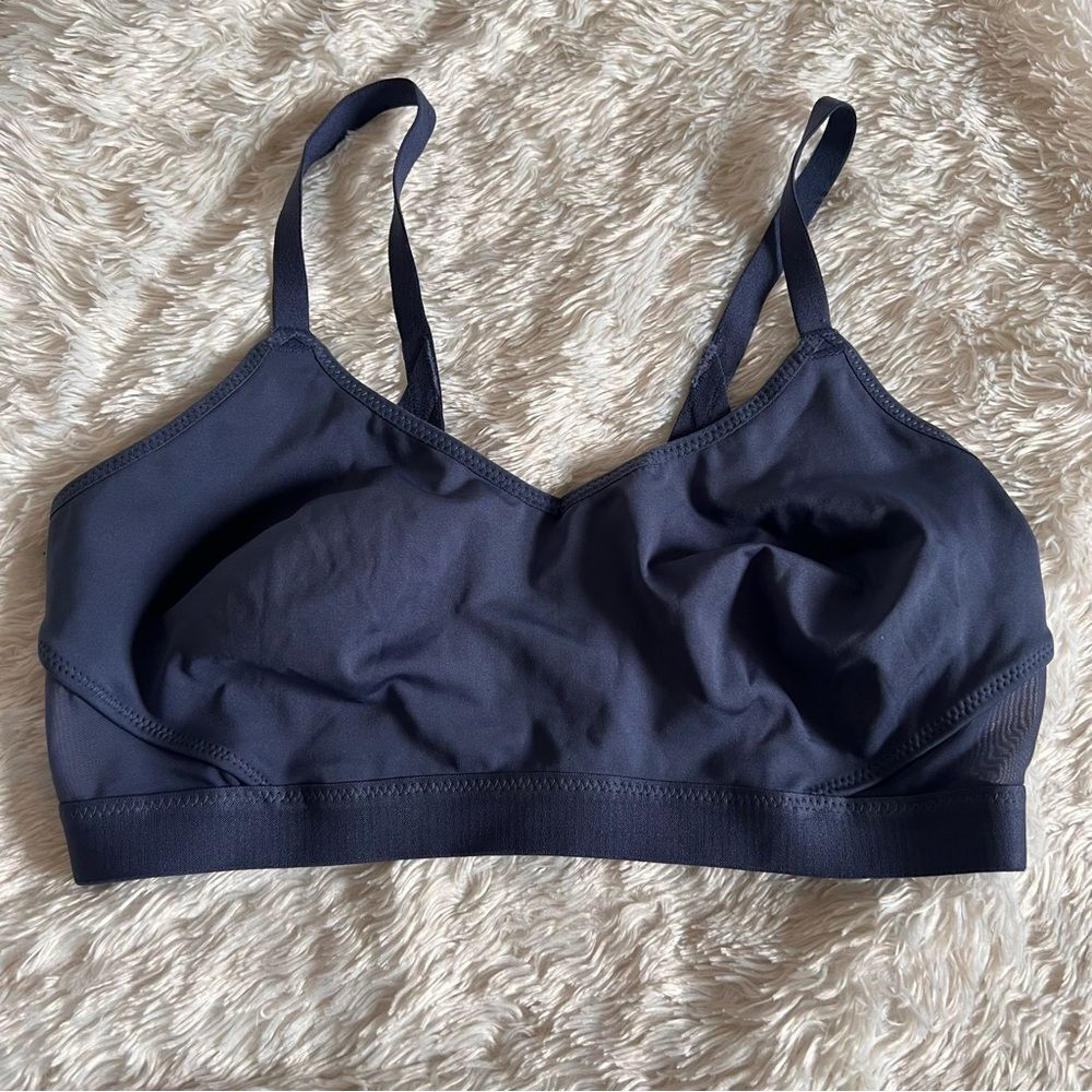 B.Tempt’d B.Active Mesh Sports Bra Navy NEW Medium